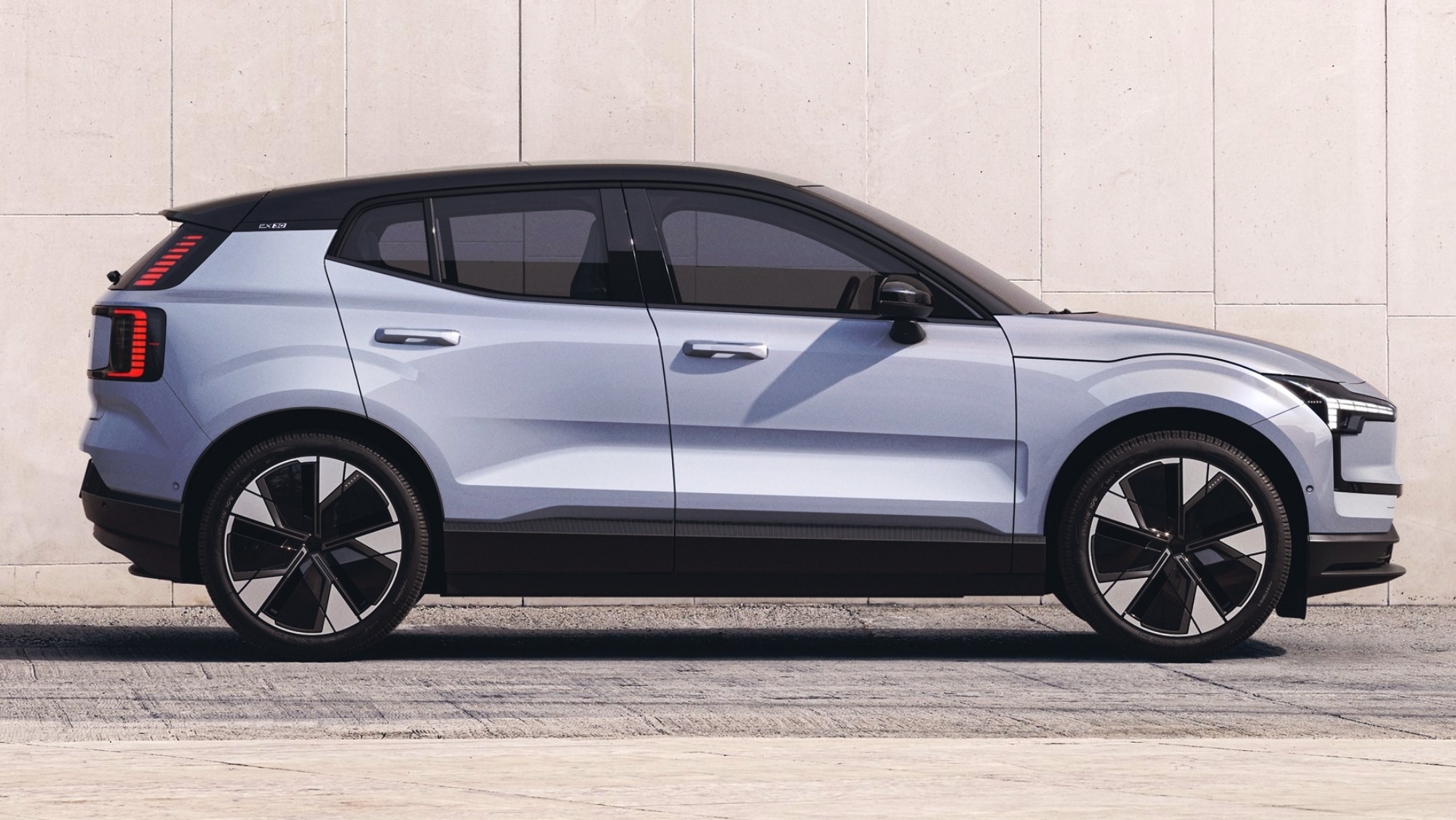 El SUV más pequeño de Volvo tiene tamaño de Seat Arona pero 272 CV y