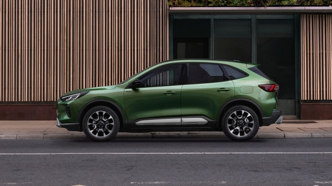 Ford Kuga PHEV 2024 Lateral Ford Kuga PHEV 2024 Lateral