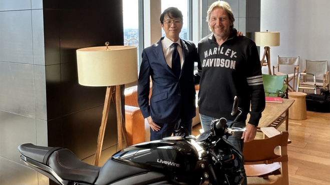 Ha sido un trabajo muy complicado para Zeitz. Ha sido un trabajo muy complicado para Zeitz.