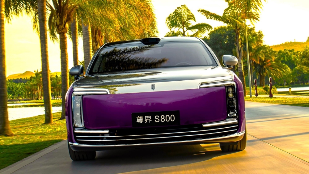 El Maextro s800, fabricado por Huawei y JAC, lleva menos de un año a la venta en China, pero acaba de actualizar sus motorizaciones. El Maextro s800, fabricado por Huawei y JAC, lleva menos de un año a la venta en China, pero acaba de actualizar sus motorizaciones.