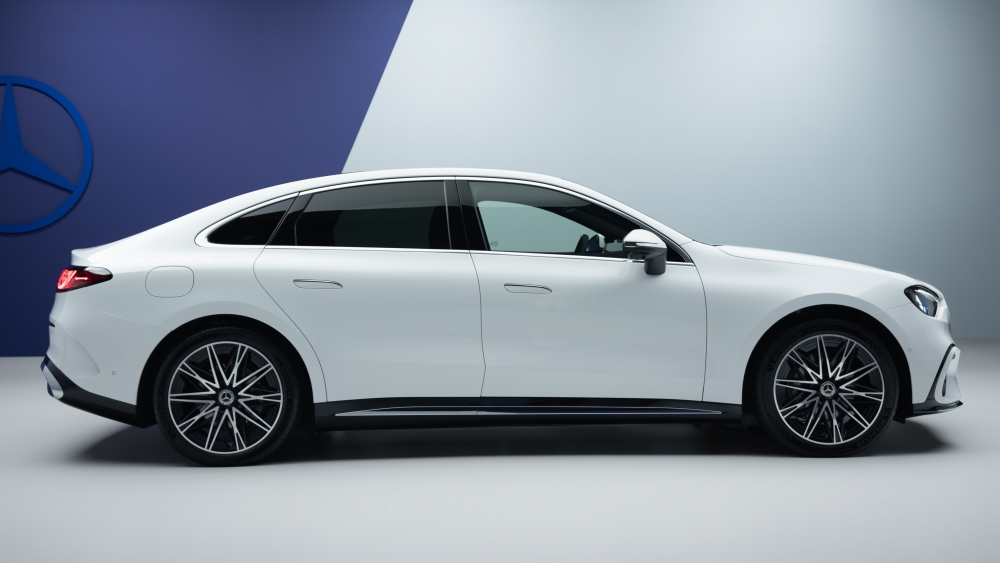 MERCEDES CLAS E C eléctrico ya tiene precio españa 751 km autonomía pantalla 39"_2ME256A~1 MERCEDES CLAS E C eléctrico ya tiene precio españa 751 km autonomía pantalla 39"_2ME256A~1