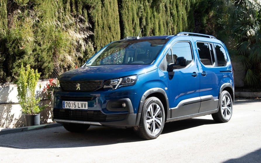 La Peugeot e-Rifter ya está a la venta: una furgoneta eléctrica de