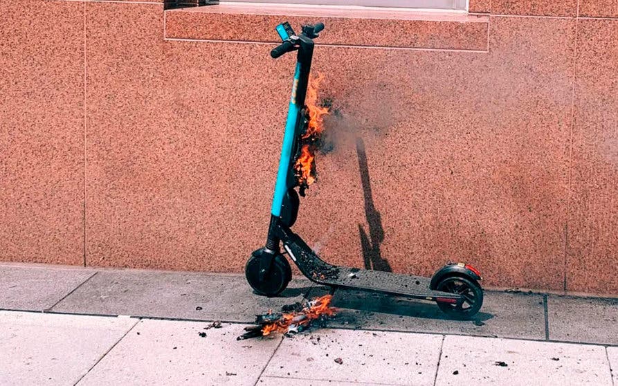 Cuidado con los incendios de los patinetes eléctricos: por qué ocurren y  como evitarlos