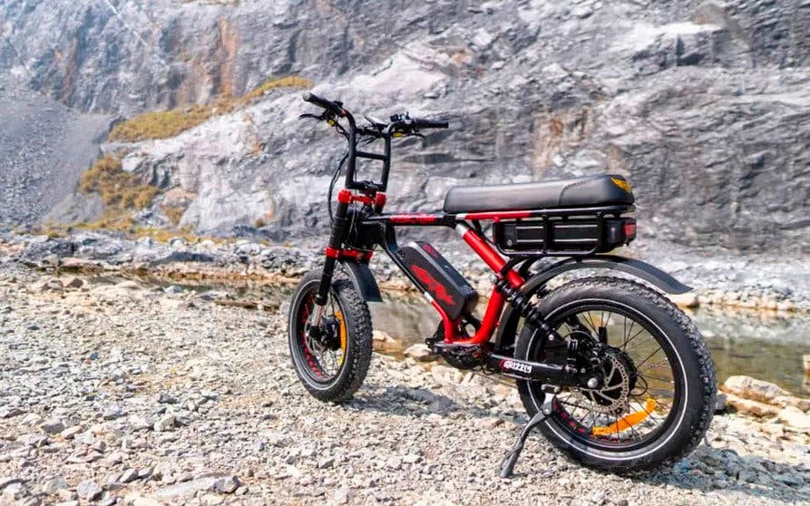 Transformando una bicicleta de montaña en una moto cross eléctrica