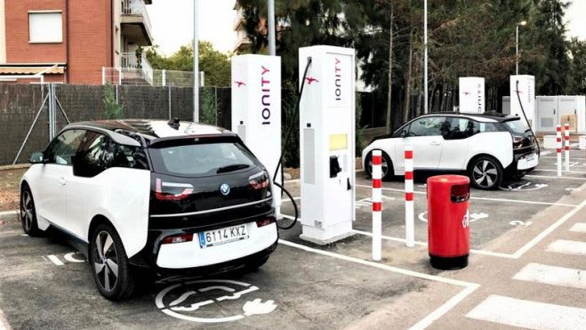  Ionity abre su primera instalación de carga ultrarrápida en España de la mano de Cepsa. 