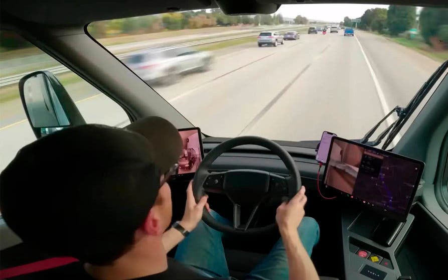es la experiencia de viajar en Tesla Semi: 800 kilómetros con una sola carga