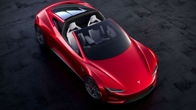 Tesla siempre ha jugado con sus lanzamientos pero con el Roadster puede estar colándose del todo