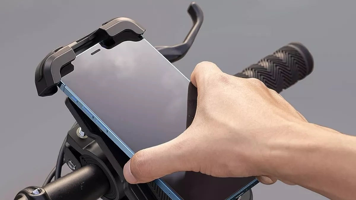 Siempre conectado por 15 euros con este soporte de móvil para bicicleta y patinete  eléctrico