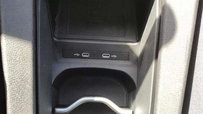 generalizacion usb c coches electricos interior2