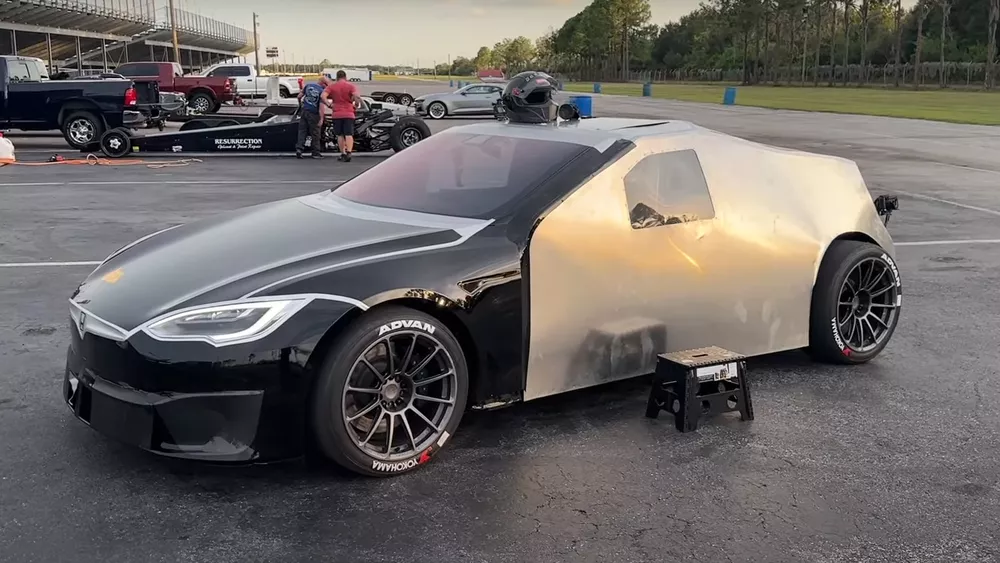 Record-Breaking Modified Tesla Model S Plaid Achieves New Speed Milestone