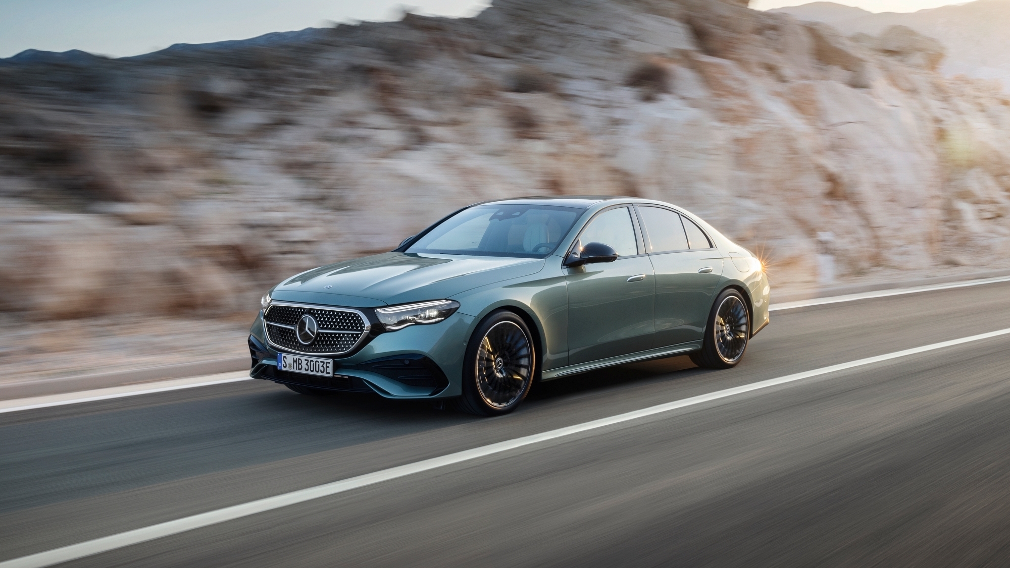 Mercedes Clase E 2024 llega a España con versiones híbridas y alta