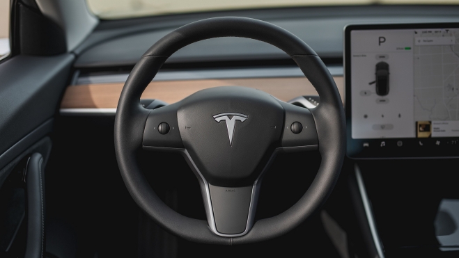 Volante Redondo Tesla