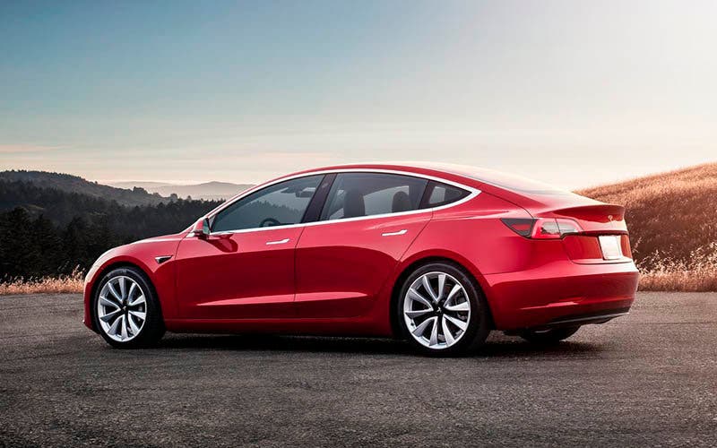 Comprar Tesla Model 3 35.000 dólares es ahora un poco más