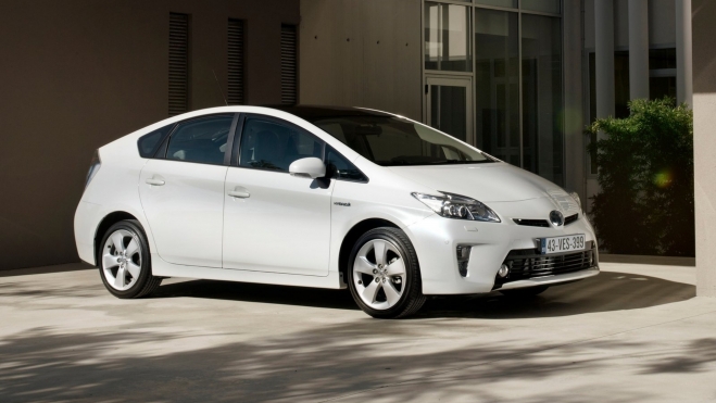 La segunda generación del Prius se basaba sobre la primera, pero mejorando su tecnología.