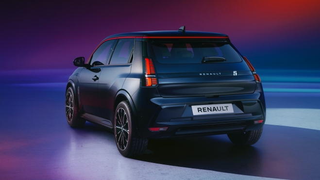 Renault ha sido fiel a los rasgos de diseño que hicieron famosas a las distintas generaciones de utilitario.