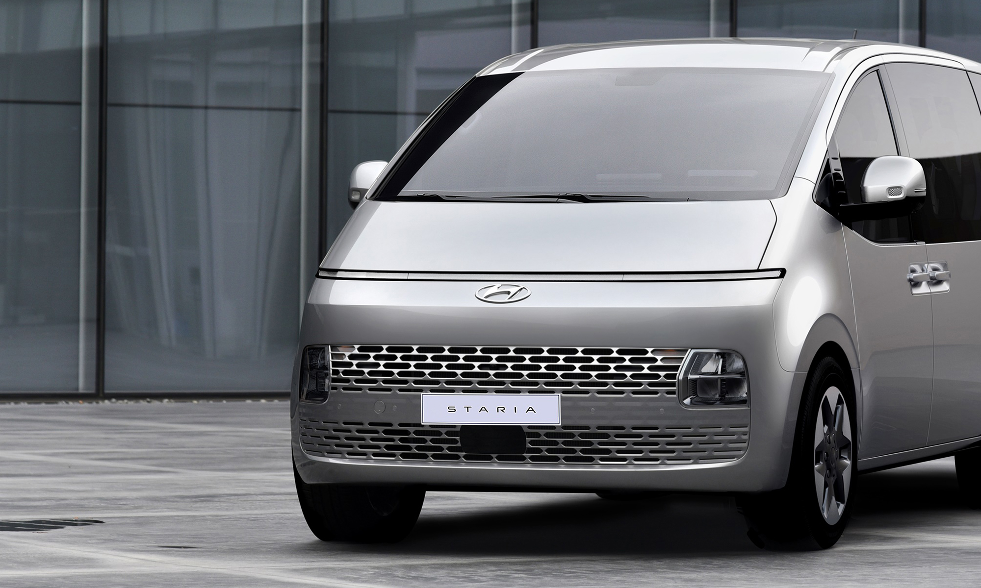 El objetivo de Hyundai con el Staria eléctrico es plantar cara al Mercedes EQV.