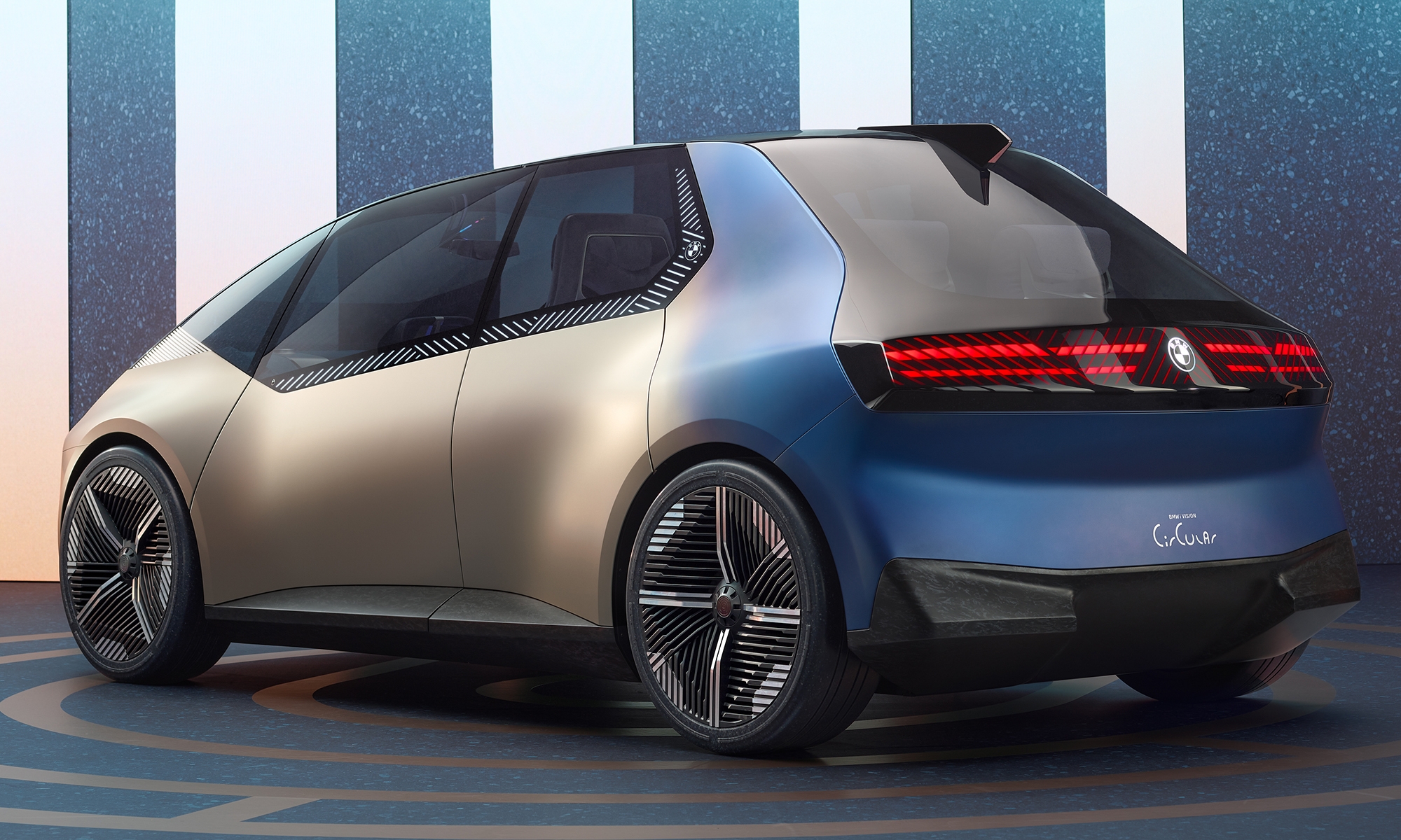 BMW lanzará el i1 e i2 en el año 2027 y 2028, respectivamente.