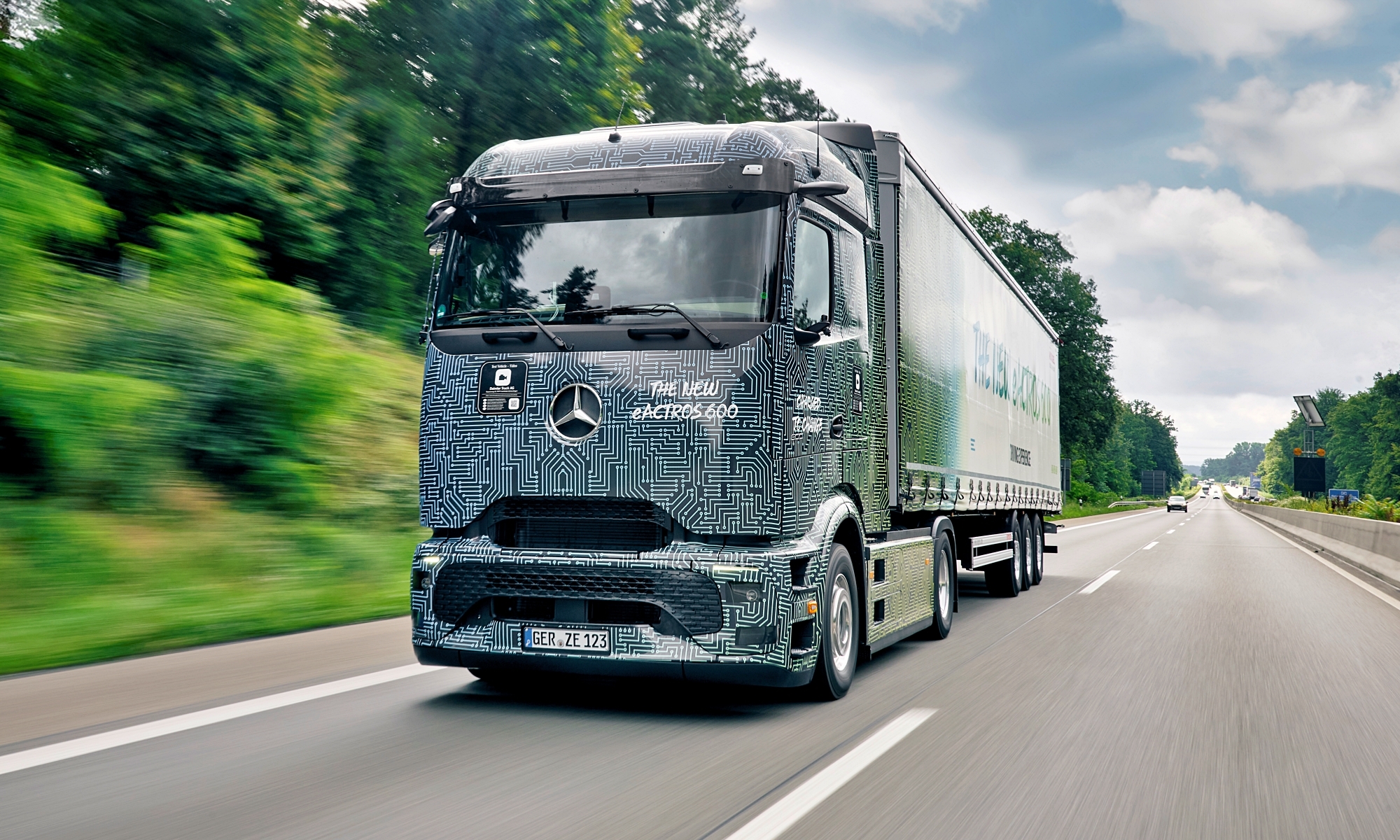 El Mercedes-Benz eActros 600 está haciendo una gran ruta por Europa.