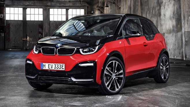 A pesar de lo rompedor de su diseño, se sigue percibiendo claramente como un BMW.