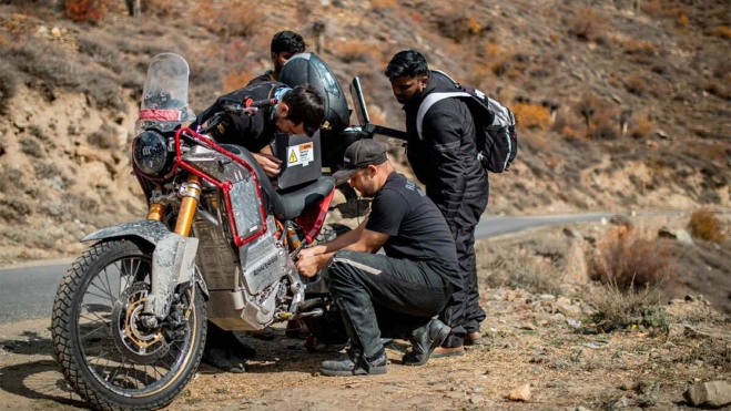 Los mayores avances los vimos en el prototipo de la Himalayan eléctrica.