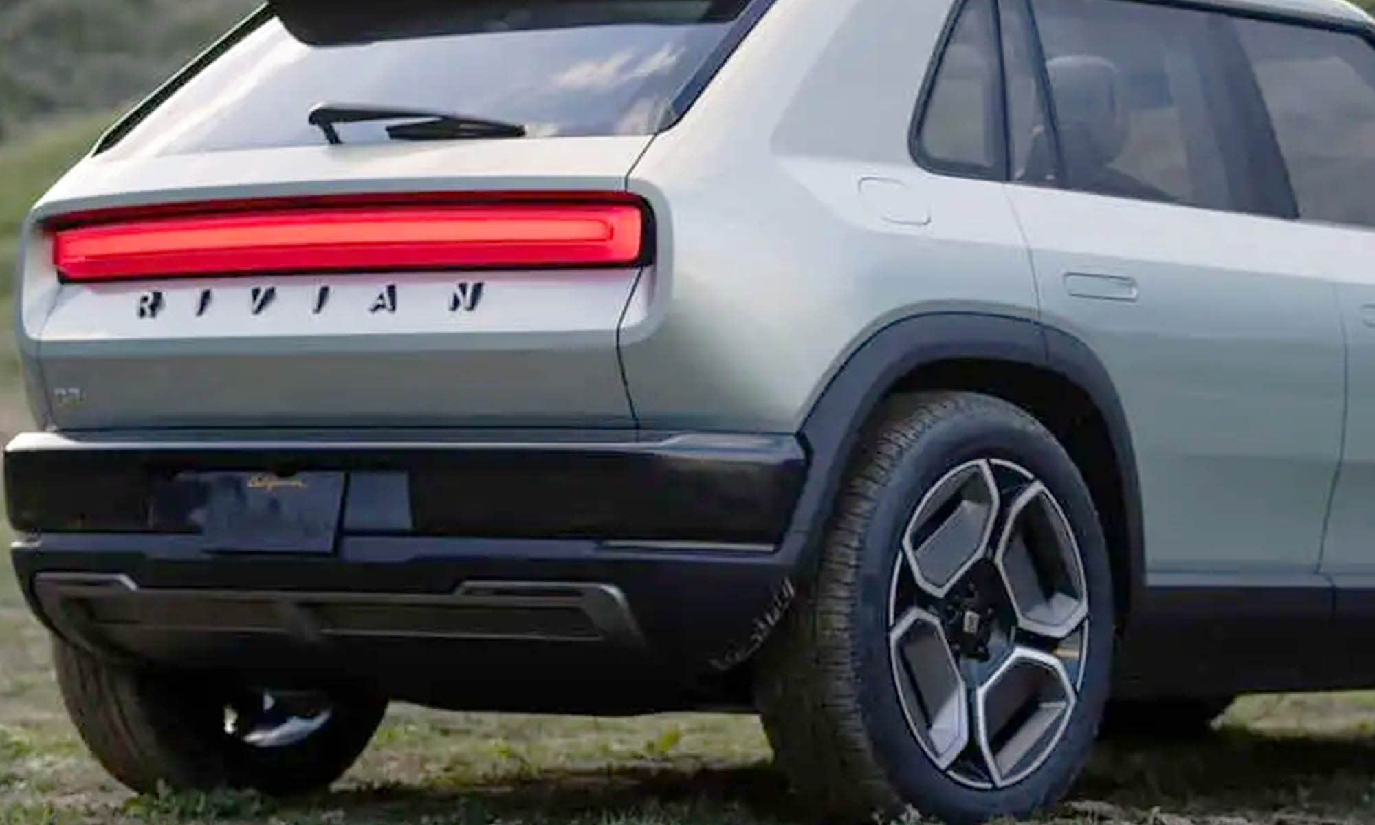 Rivian llegará a Europa con un SUV eléctrico más pequeño que los que vende en EE.UU.