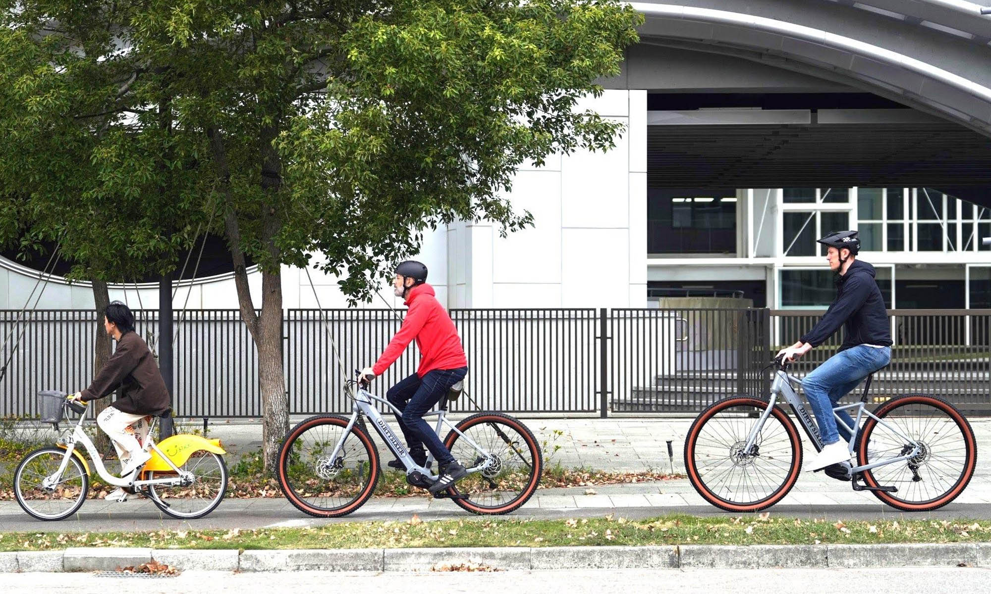 Los ciclistas más altos no pueden usar las bicicletas convencionales.