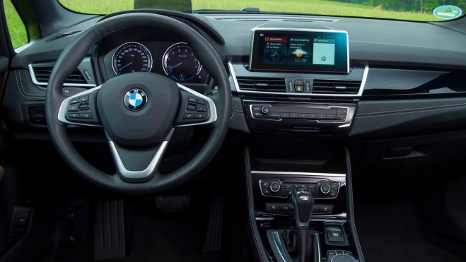 Puesto de mandos del BMW Serie 2 Active Tourer 225xe.