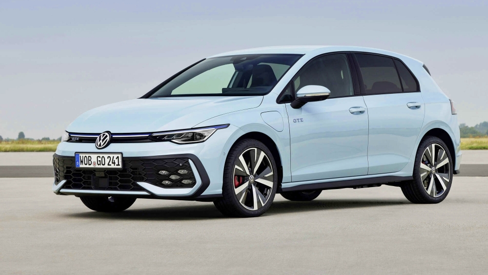 Ofrece el comportamiento del Golf GTI y la eficiencia del Golf eHybrid.