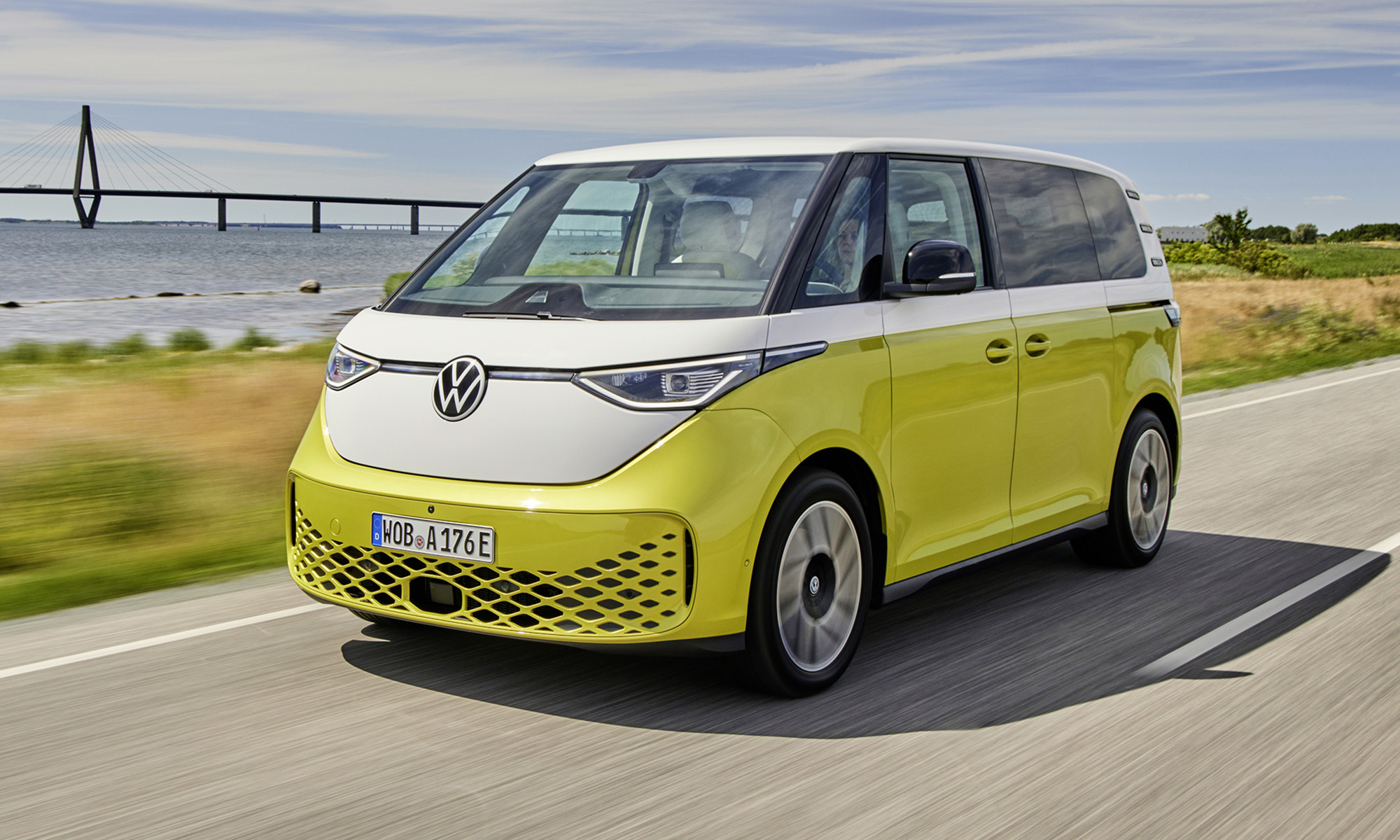 El Volkswagen ID. Buzz ya está disponible en España por un precio de partida de 55.720 euros.