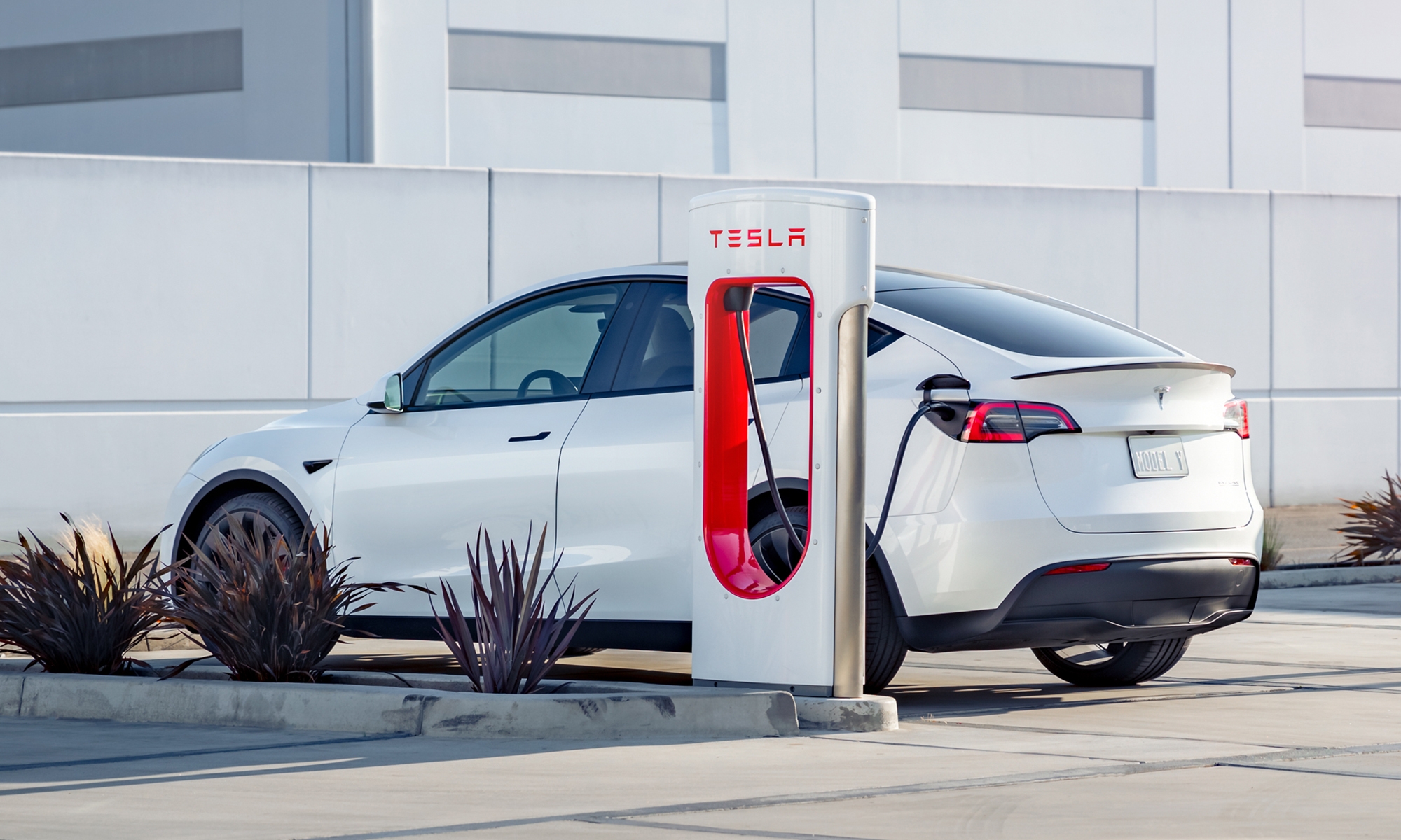 La red Supercharger cuenta ya con 76 estaciones y 721 puntos de carga en España.