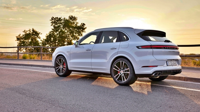 porsche cayenne turbo e hybrid 2024