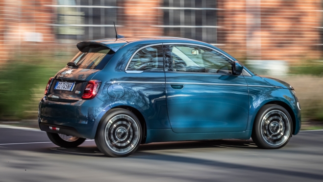 FIAT 500e Trasera