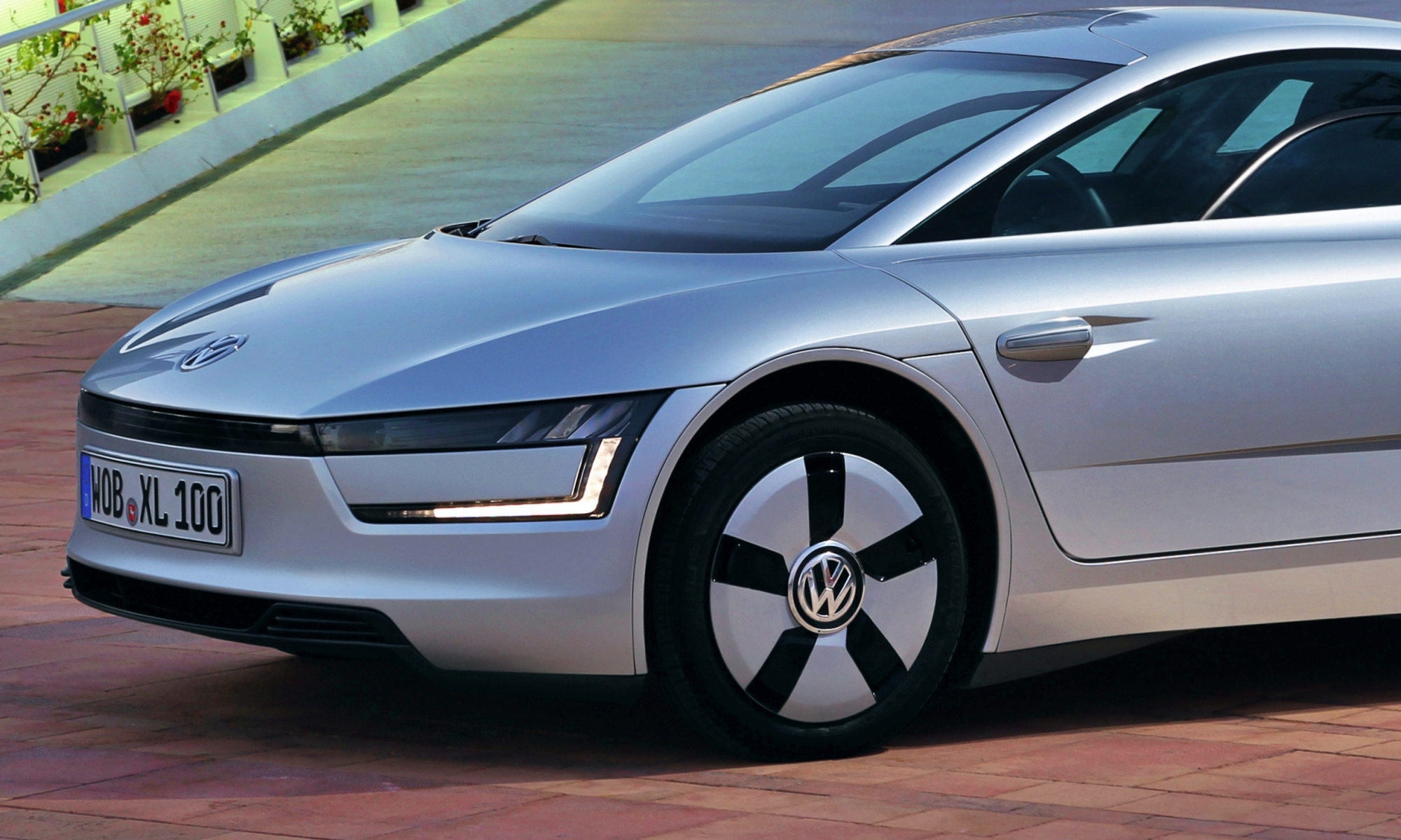 Volkswagen XL1 es un vehículo de producción en serie limitada que explora los límites de la eficiencia energética.