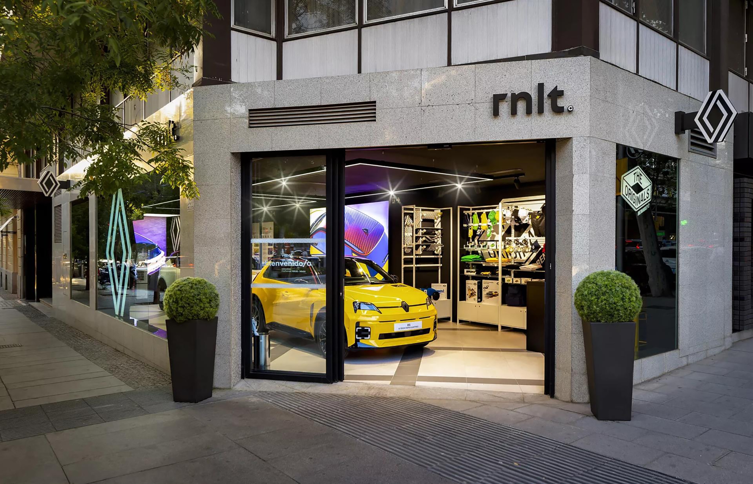 Espacio 'rnlt' de Renault en la milla de oro de Madrid.