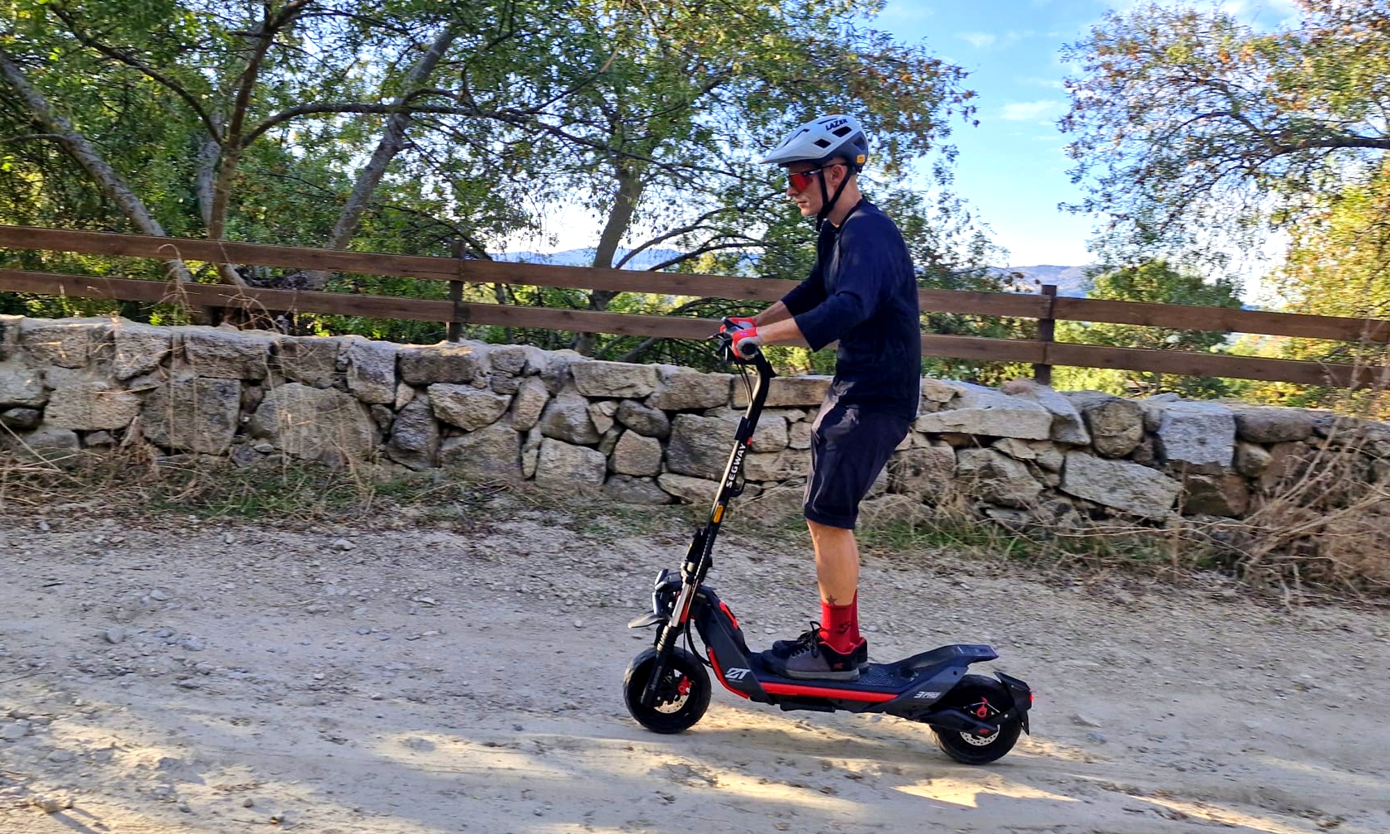 El Segway-Ninebot ZT3 Pro E nos ha permitido circular por donde otros patinetes no pueden (Foto: Híbridos y Eléctricos).