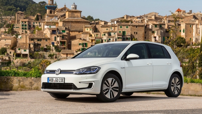 Volkswagen e Golf.