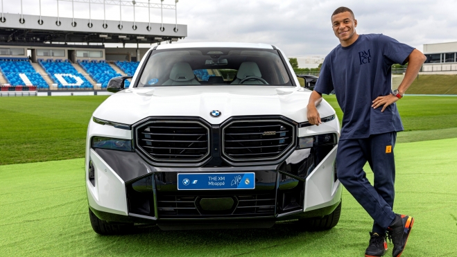 bmw xm kylian mbappe