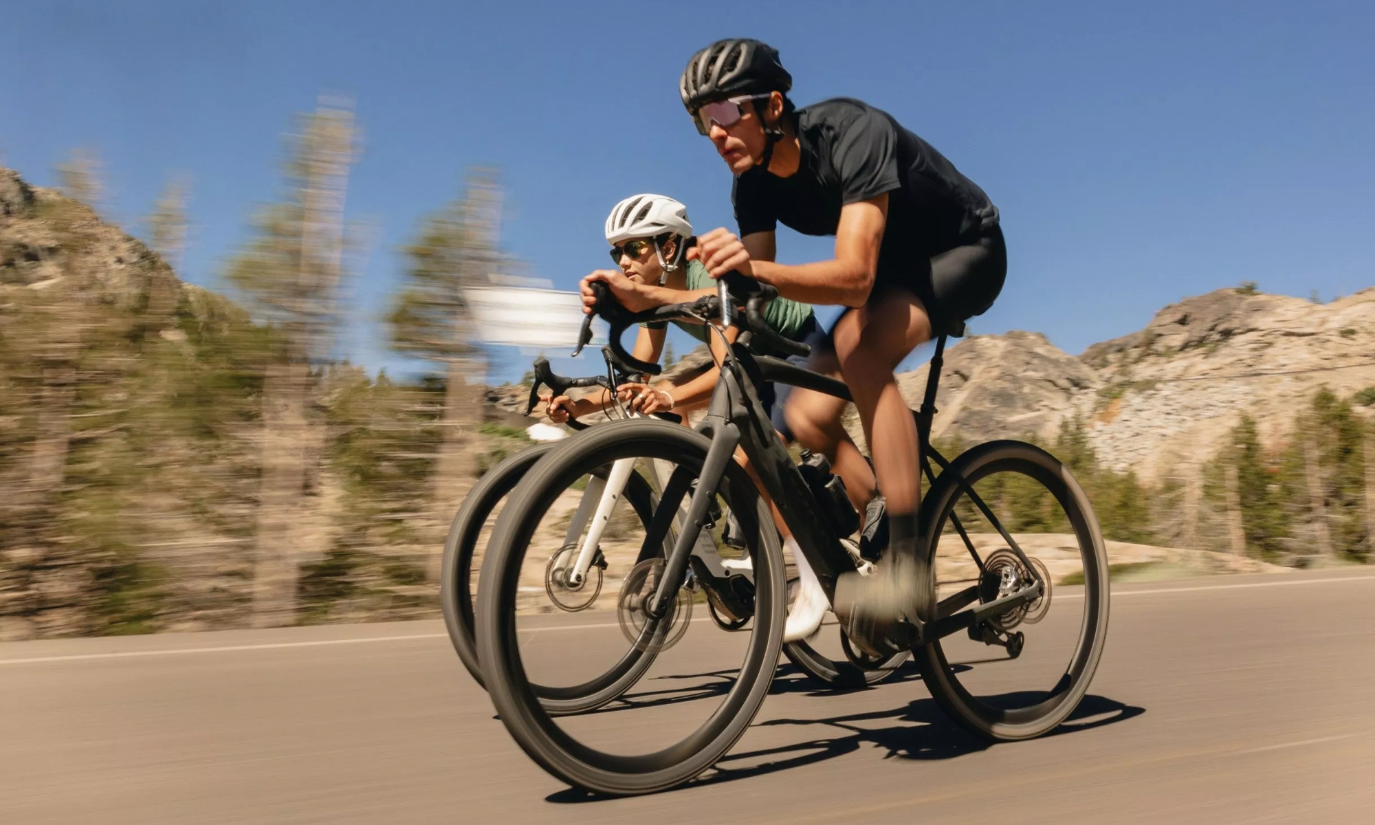 Las bicicletas eléctricas de Gravel con motor central poseen un comportamiento muy equilibrado (Foto: Specialized).