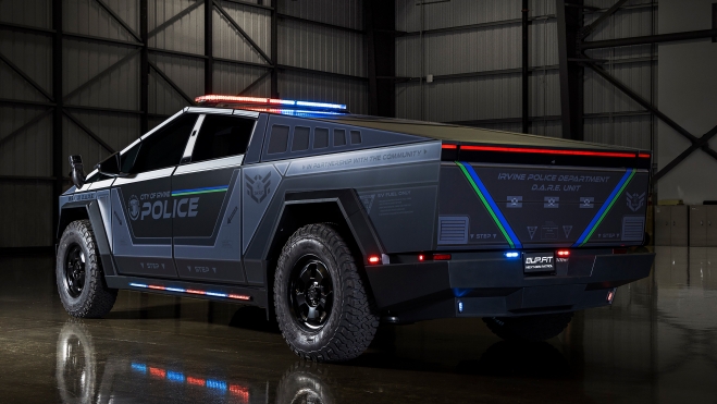 Tesla Cybertruck coche de policia (4)