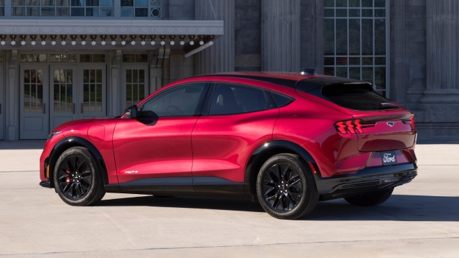 Ford Mustang Mach e 2025 Trasera