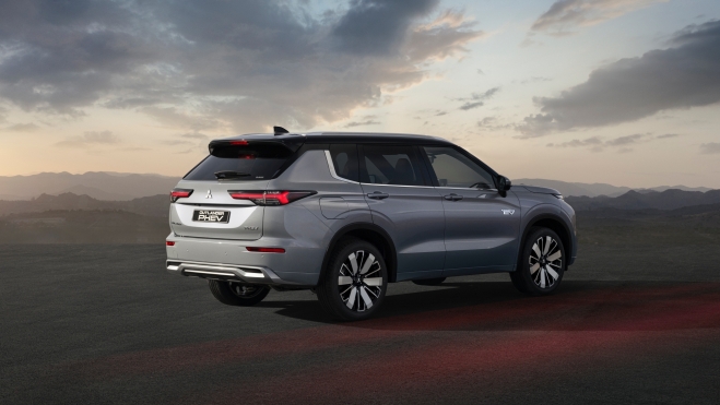 Mitsubishi Outlander 2025 Trasera