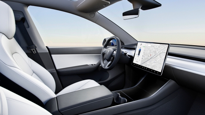 Interior del Model Y.