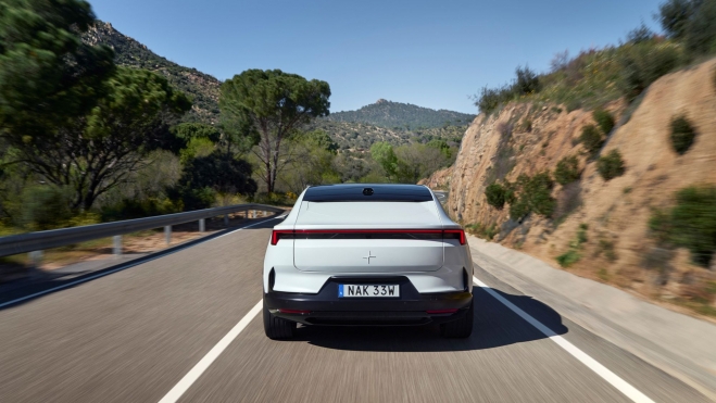 El Polestar 4 tiene la particularidad de que no lleva luna trasera.