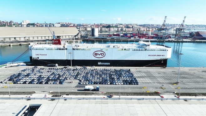 Escala de BYD en el puerto de Santander.