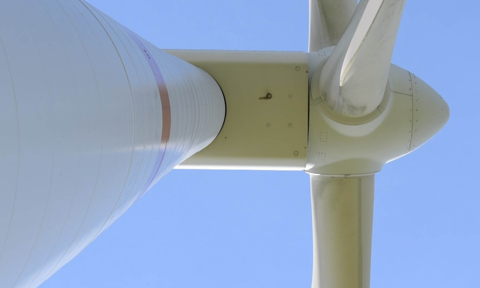 Las ventajas de la energía eólica contrasta con los inconvenientes de los grandes aerogeneradores eólicos.