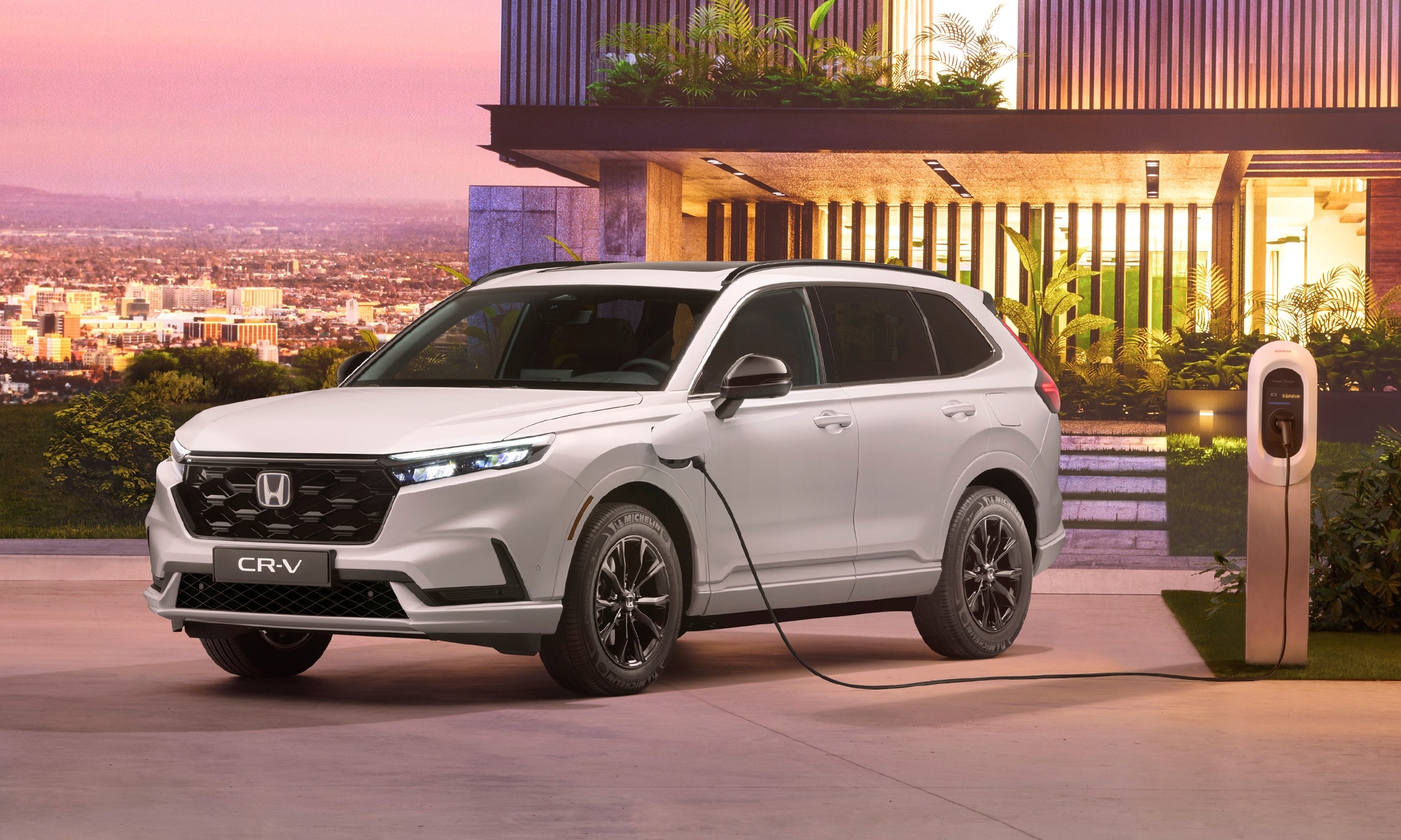 El Honda CR-V híbrido enchufable es una de las dos alternativas mecánicas con las que cuenta el SUV japonés.