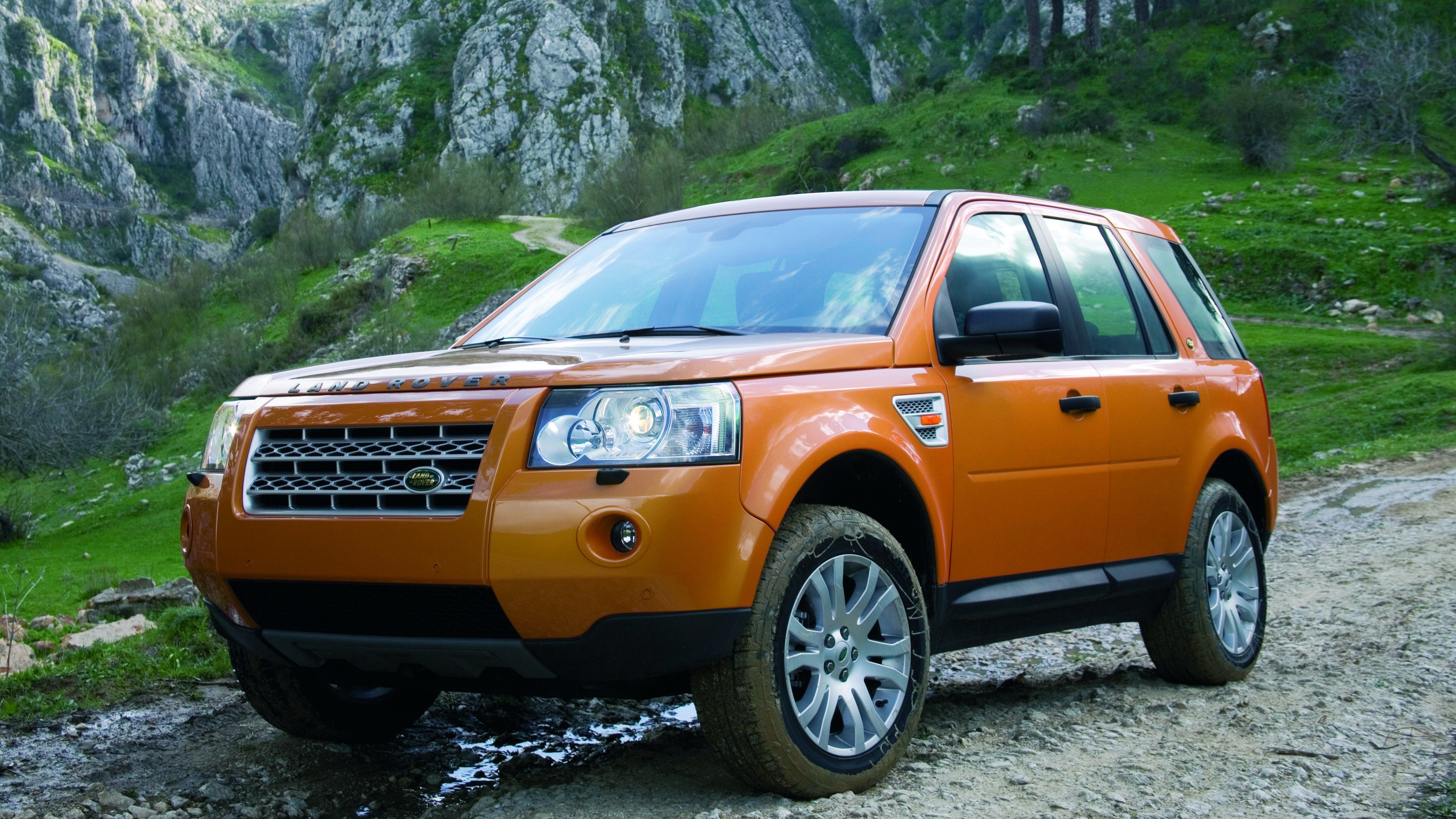 El nombre Freelander podría volver a las carreteras europeas en los próximos años, pero ahora en forma de SUV híbrido o eléctrico.