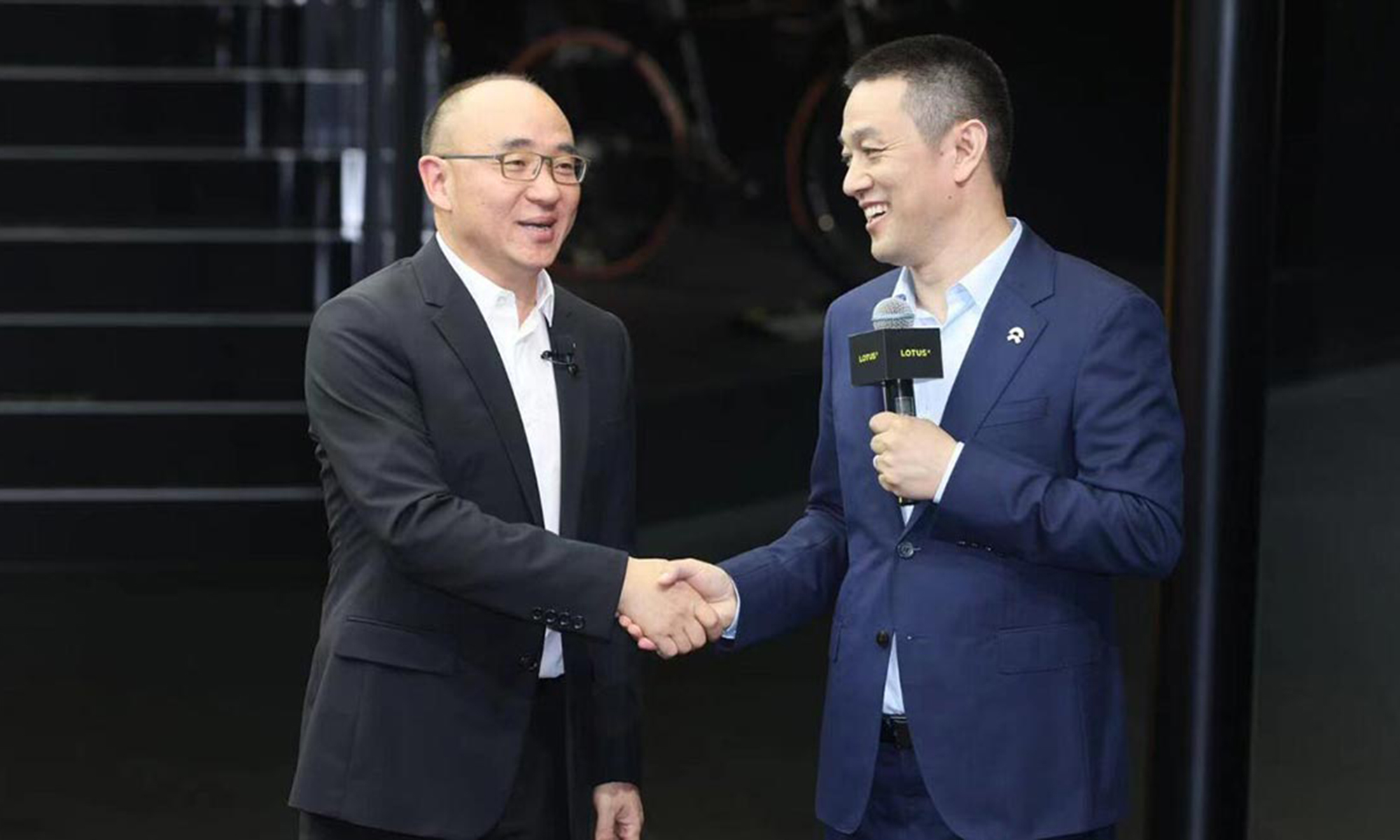 Feng Qingfeng, CEO de Lotus, (izquierda) ha confirmado este nuevo plan en una reciente entrevista.