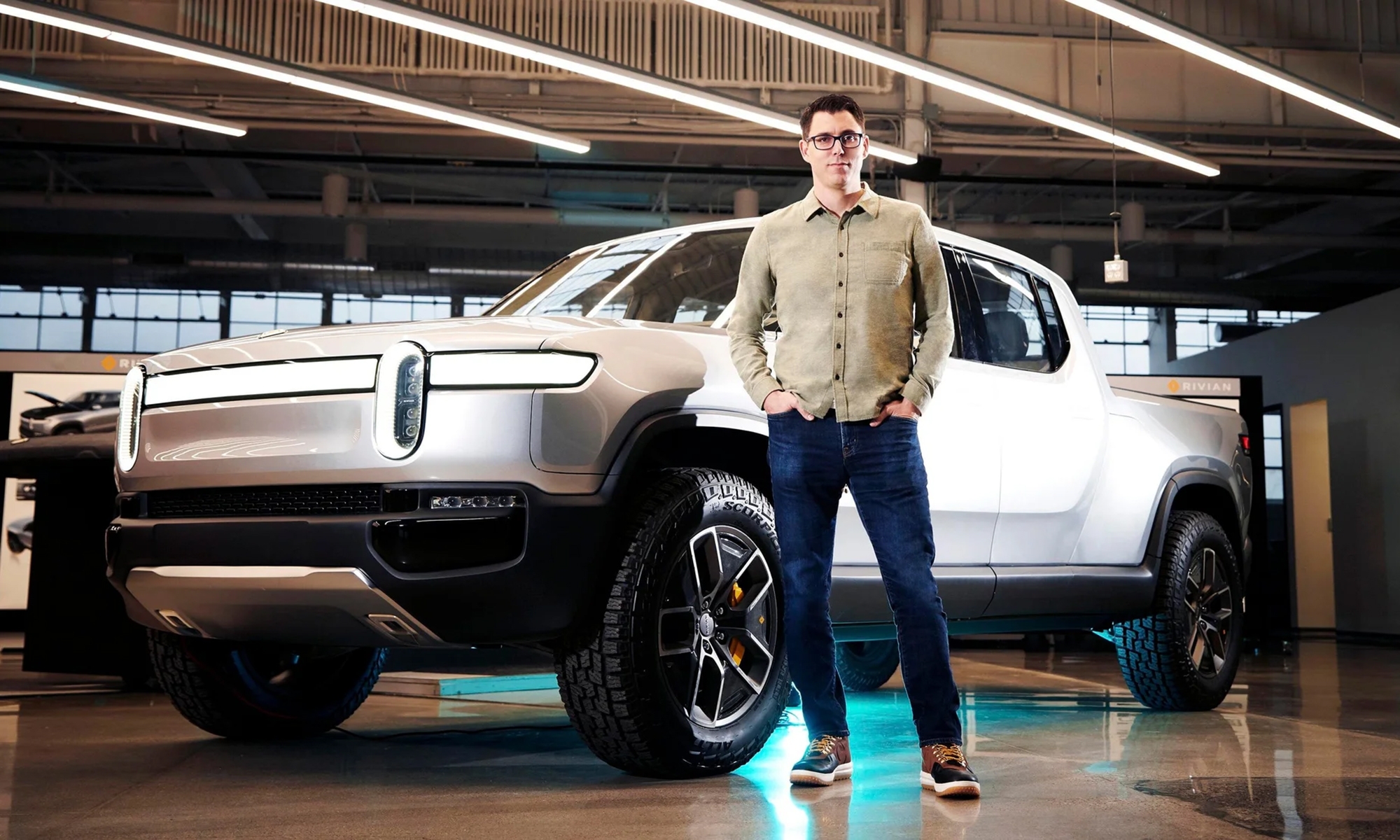 RJ Scaringe, CEO de Rivian, ha dado su opinión sobre las arquitecturas de alto voltaje.