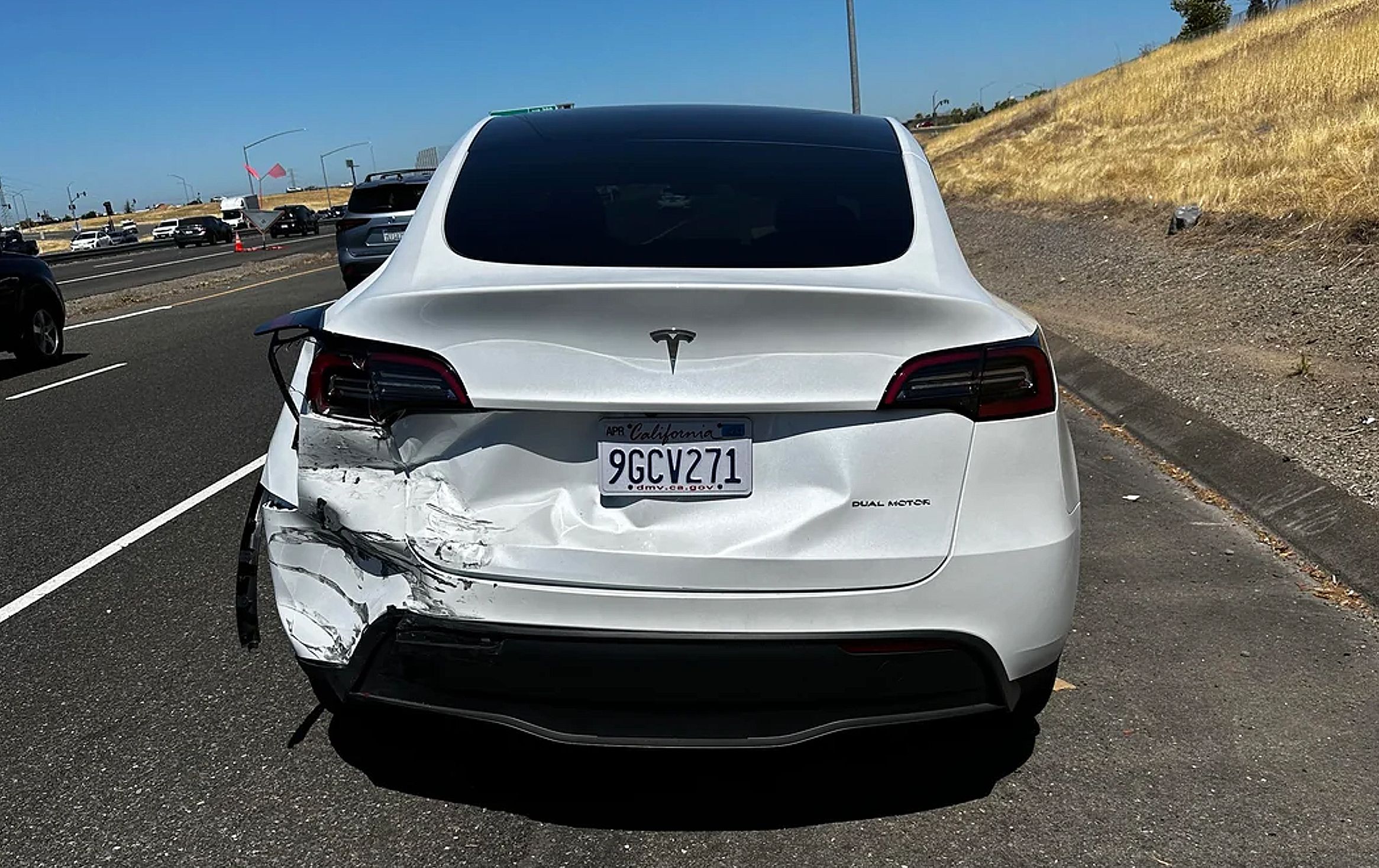 Hasta el 35,9% de los golpes que reciben los coches eléctricos los sufren en su parte posterior, ¿por qué?